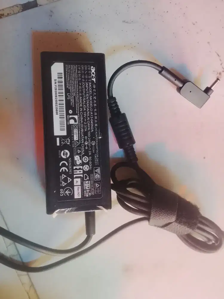 Adaptor acer laptop