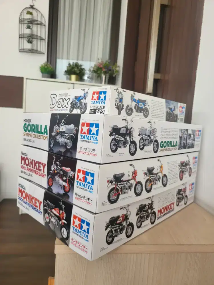 Tamiya Honda Gorila (1/6) + Dax (1/12)