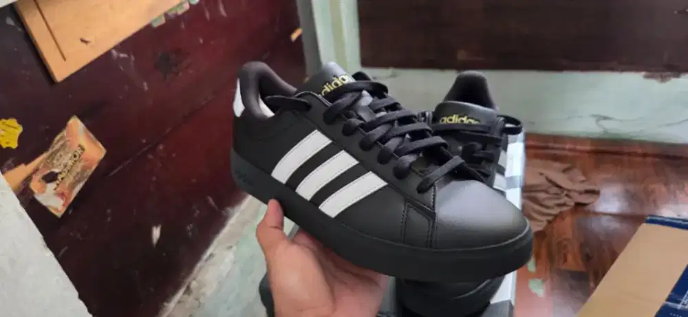 Adidas Grand Court 2.0 Original – Hitam Putih
