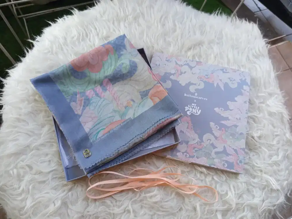 Preloved Buttonscarves the friendship voile square XL pokey