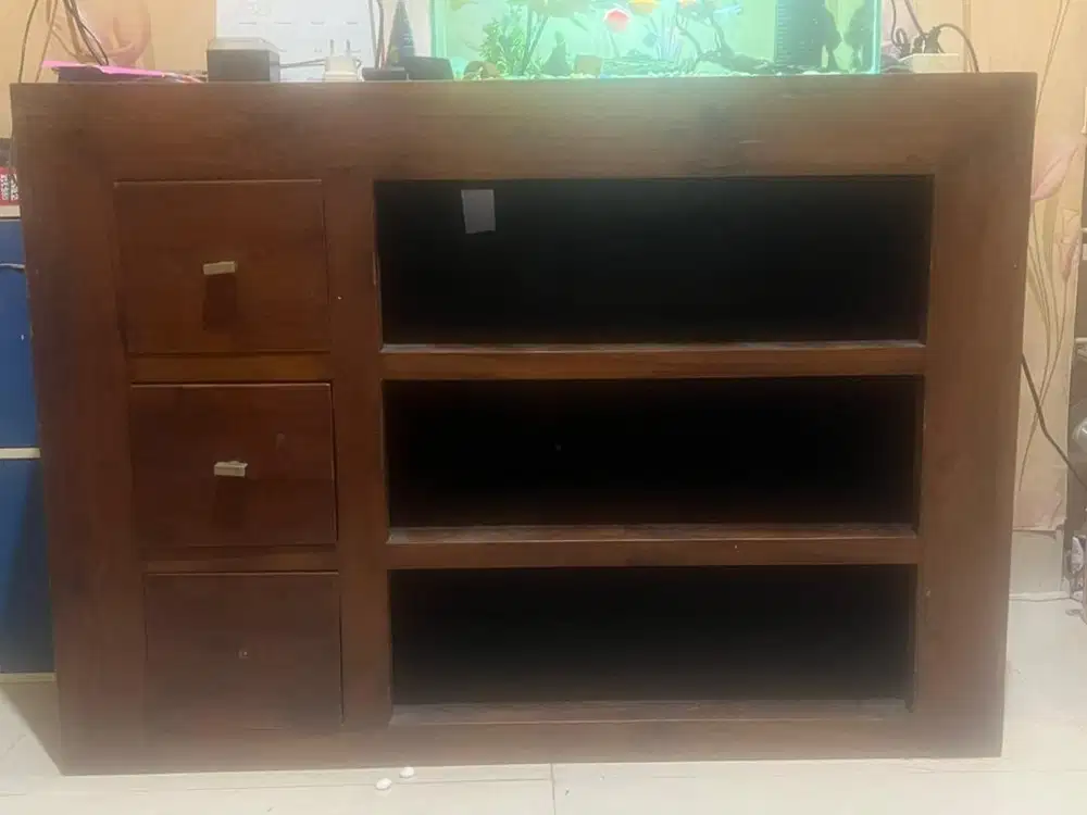 Di jual Lemari Rak klasik