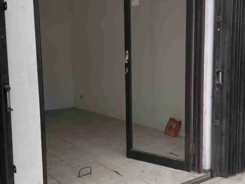 SEWA RUANG USAHA  AREA RAMAI SAYAP PAJAJARAN