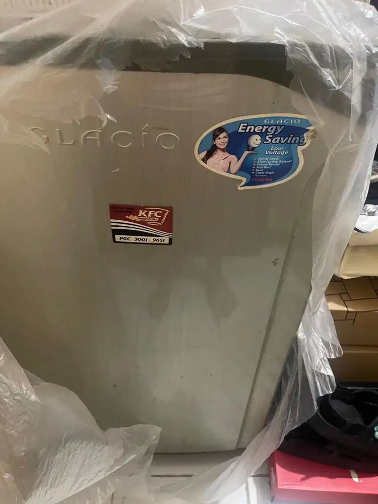 Kulkas Toshiba Glazio