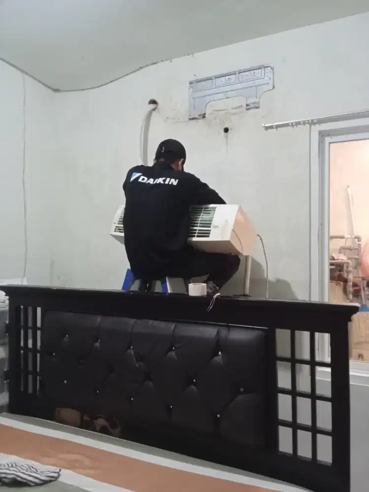 Jasa service AC (Air Conditioner