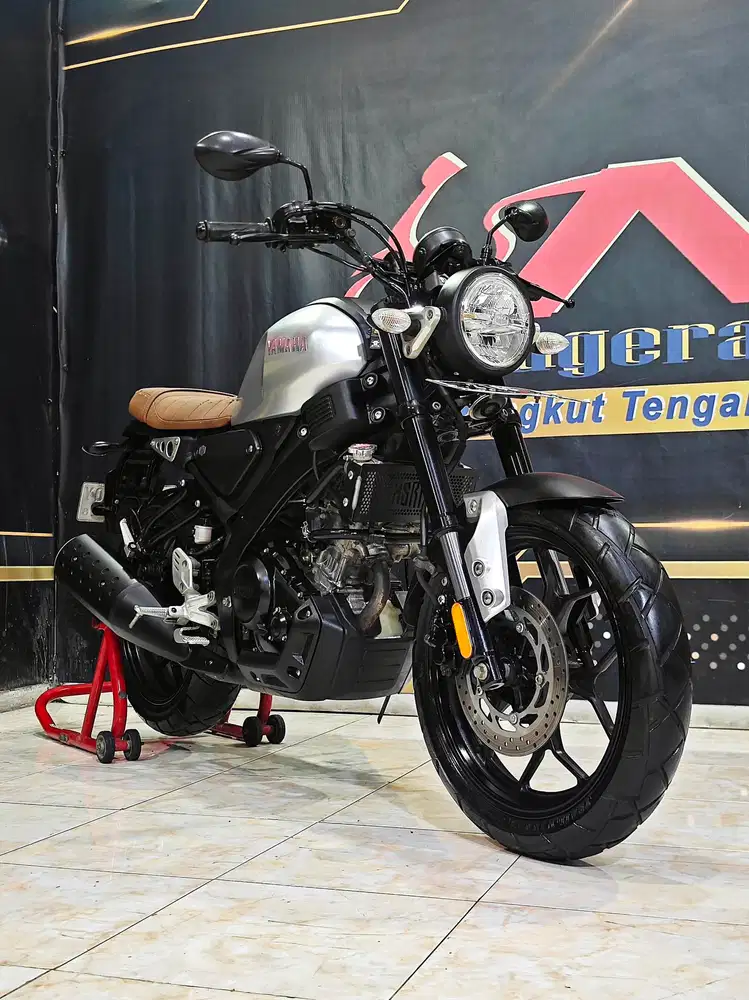 Xsr 155cc silver odo 10rb retro modern nyaman.Anugerah motor rungkut