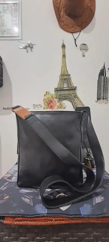 Tas sling bag Vintage crossbody GUESS  genuine leather