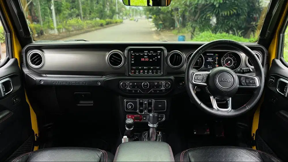 Jeep JL Wrangler Rubicon 4 Doors 4 Pintu 2.0 NIK 2018