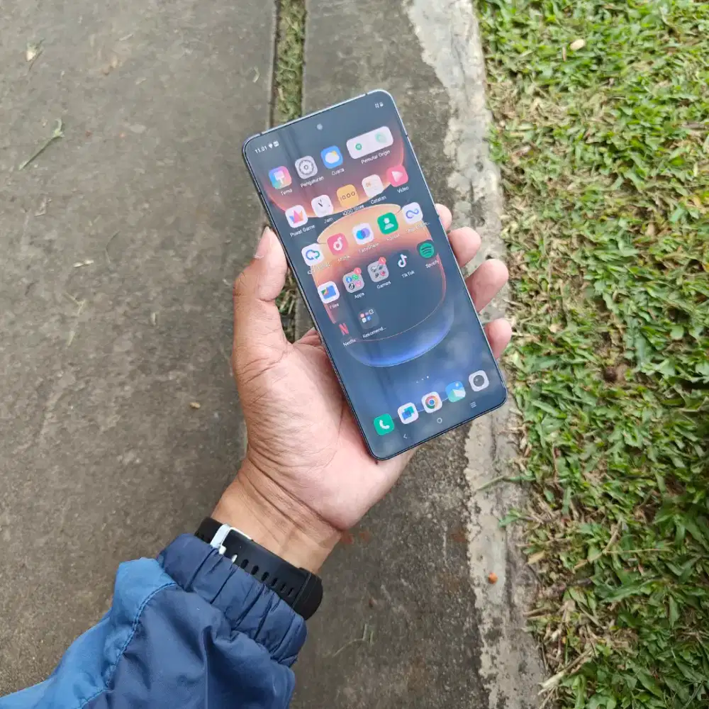 iQOO 12iQoo 12 5g
Ram 16/512 GB
Fullset