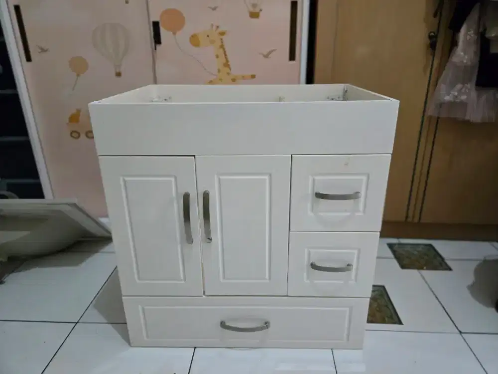 1 set wastafel dan lemari kaki wastafel