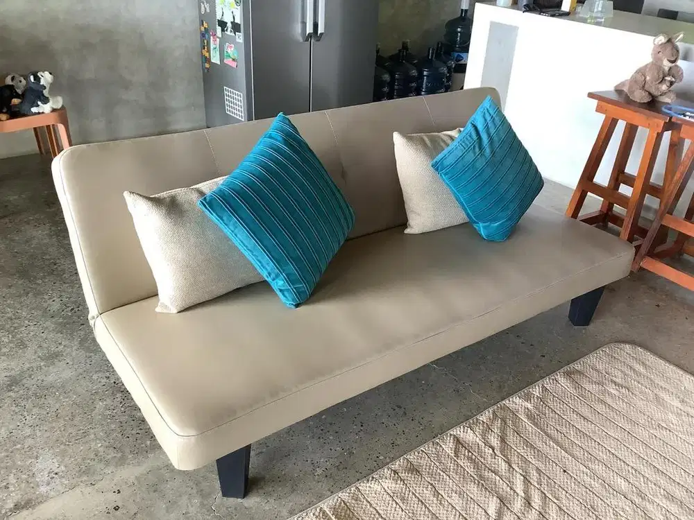 Sofa bed ruang keluarga