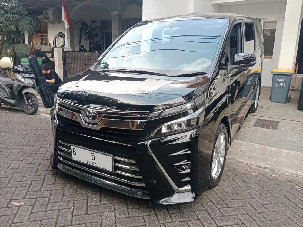Toyota Voxy 2017 Bensin