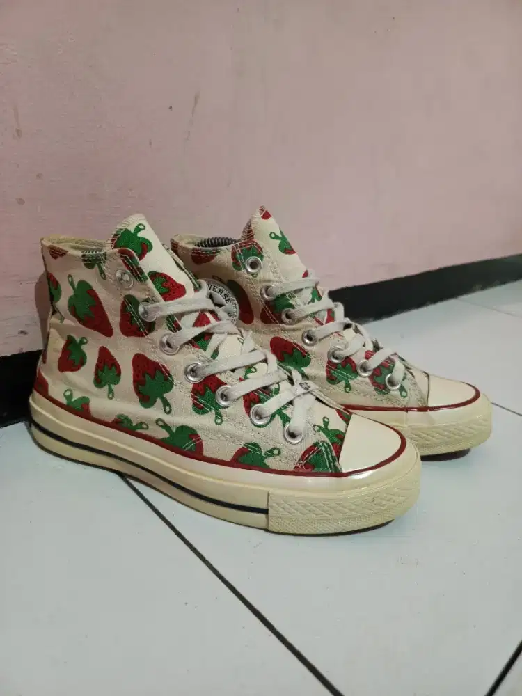 Converse 70's Hi Strawberry