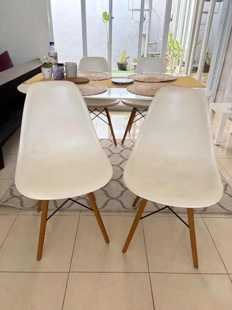 Kursi Scandinavian Informa