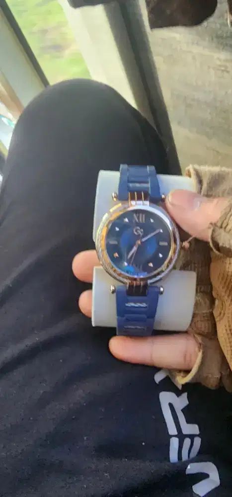 Jam Tangan Original dan baru beli, soalnya hadiah dr org kaya,