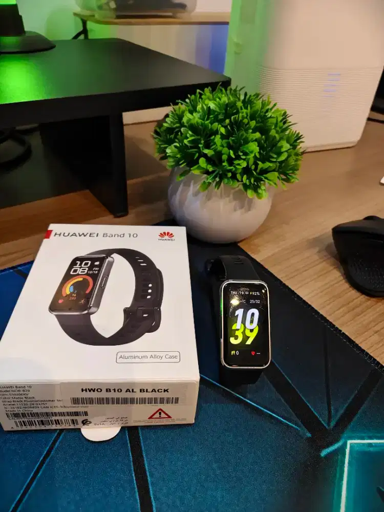 Smart Watch Huawei Band 10 Black Aluminum Alloy Case - 99% Like New