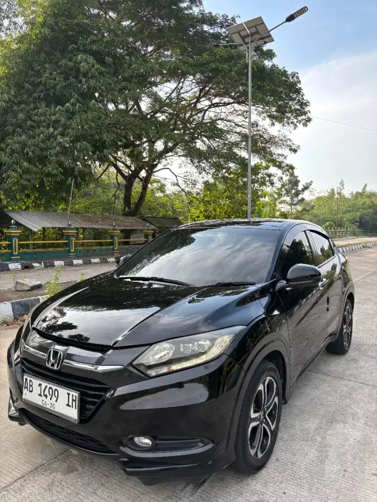 HRV Prestige Sunroof 1800CC service record