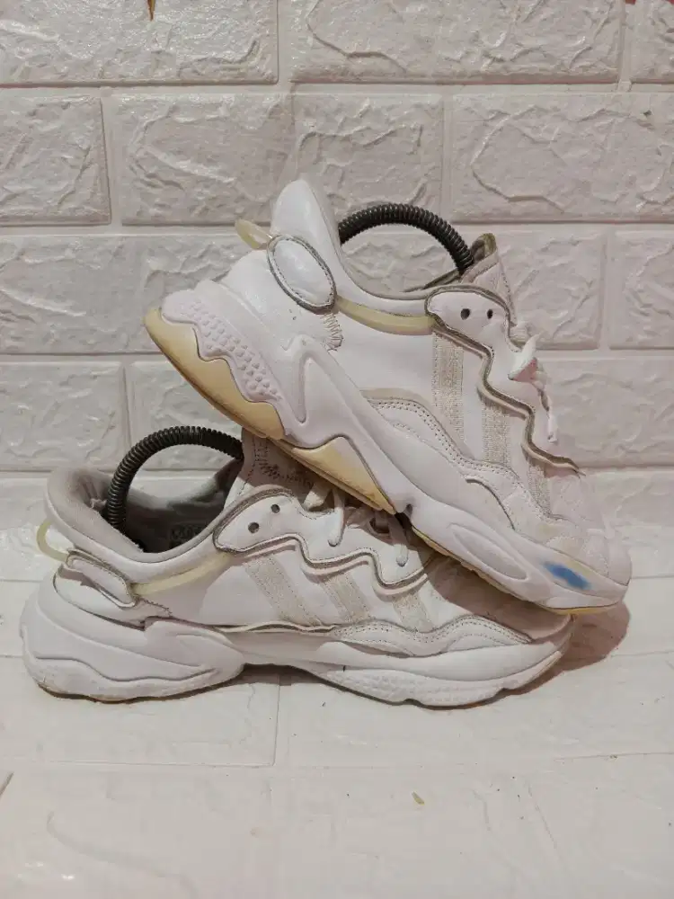 Adidas Ozweego triple white