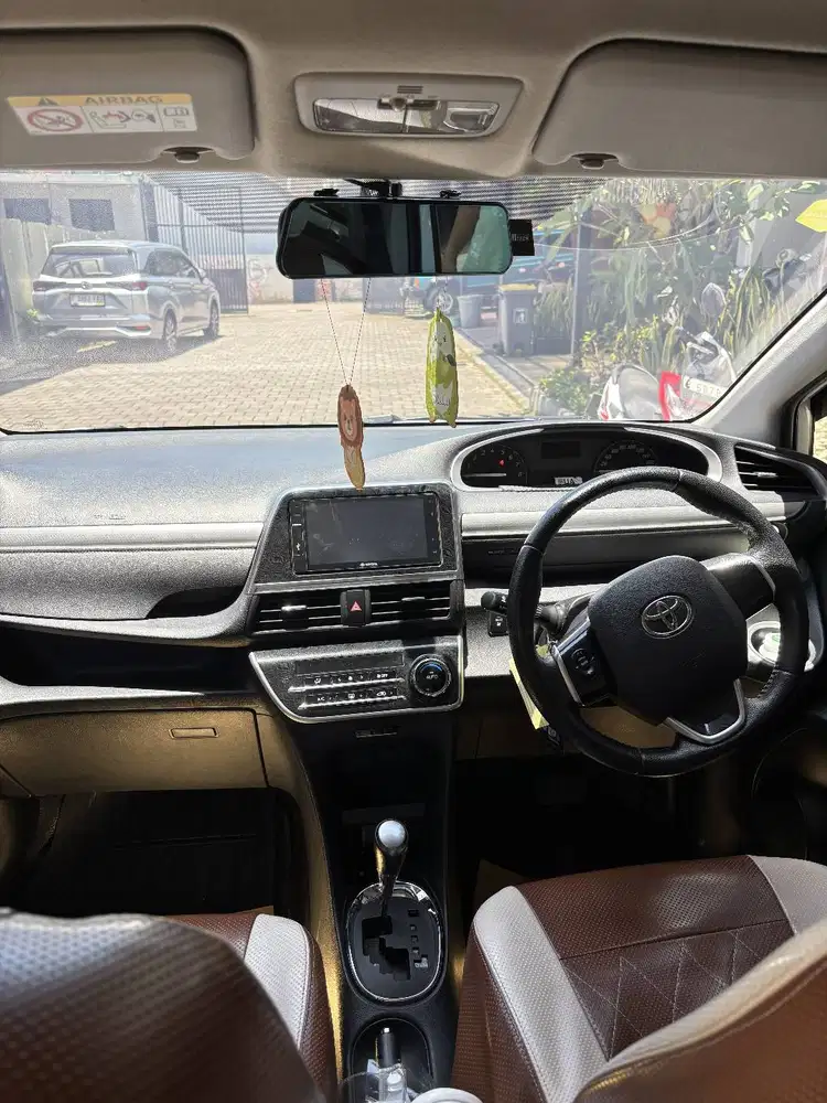 Toyota Sienta 1.5 V 2017 Putih