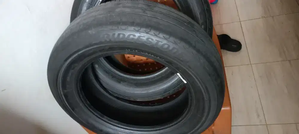 Ban bekas brigstone ecopia 175/65 ring 14 masih layak pakai