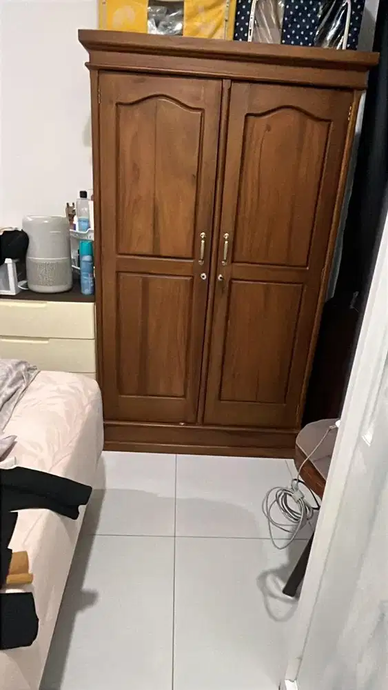 Lemari pakaian 2 pintu