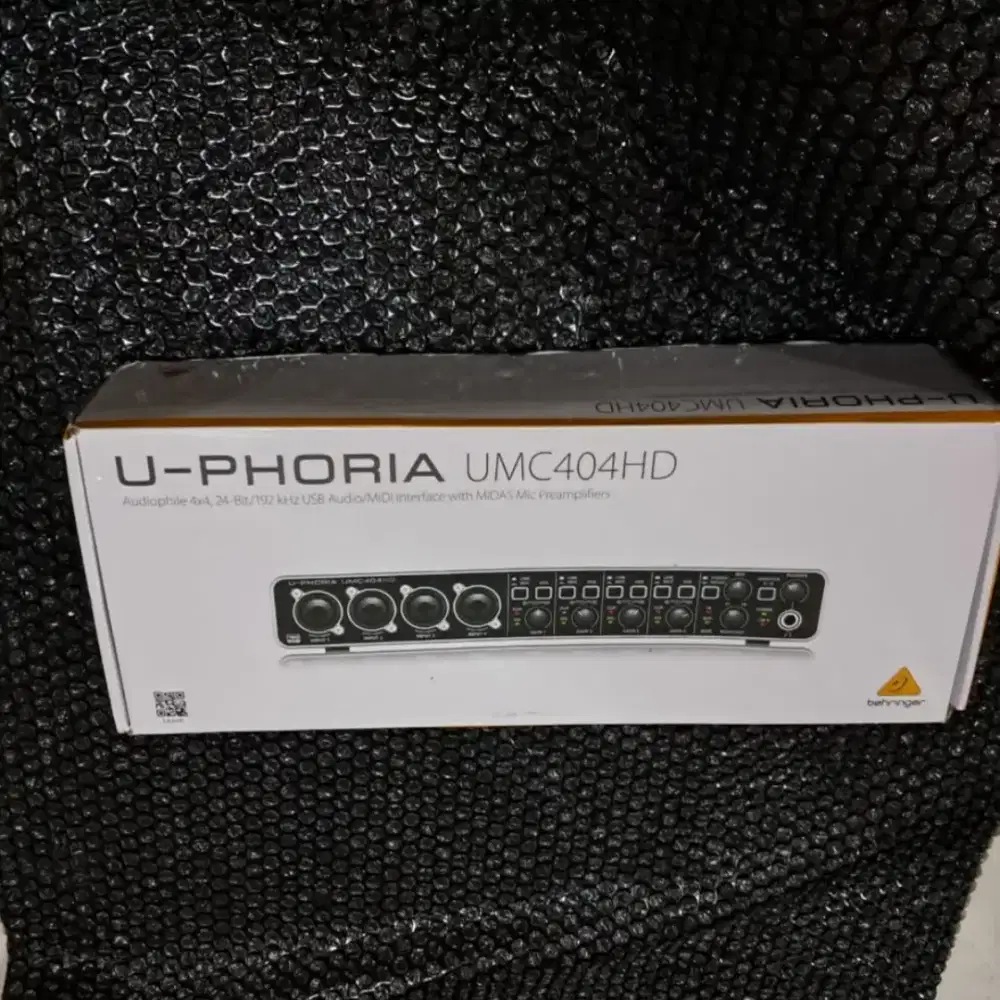 Behringer umc 404 hd