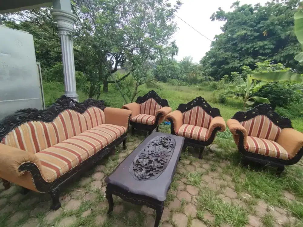 Kursi dan Meja Kayu Jati