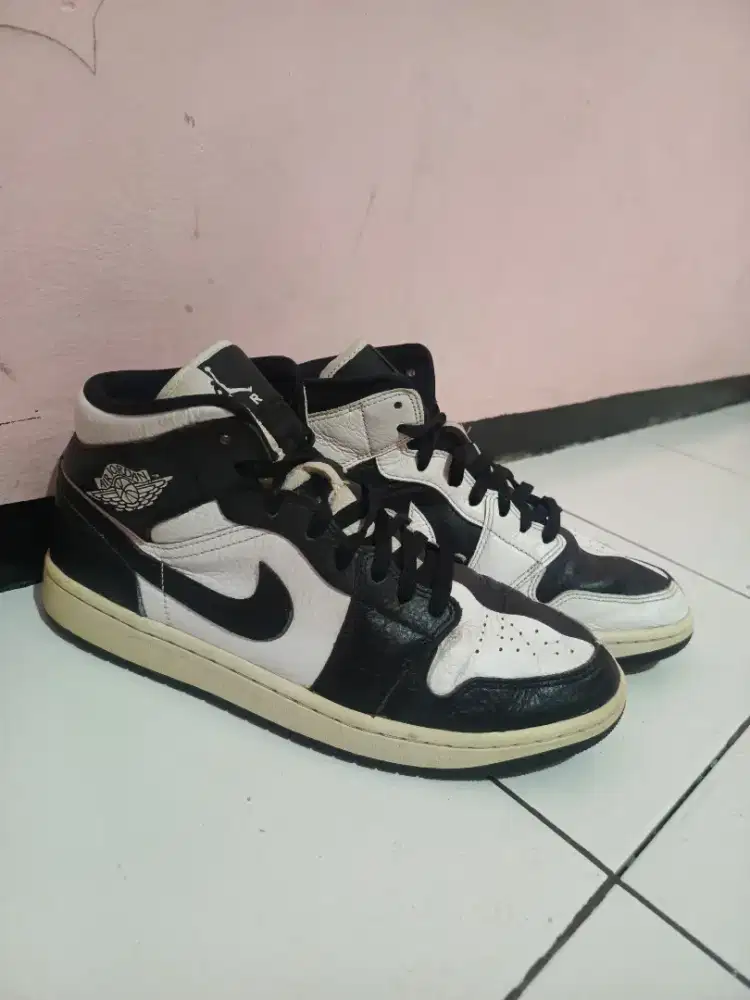 Air Jordan 1 mid split black white