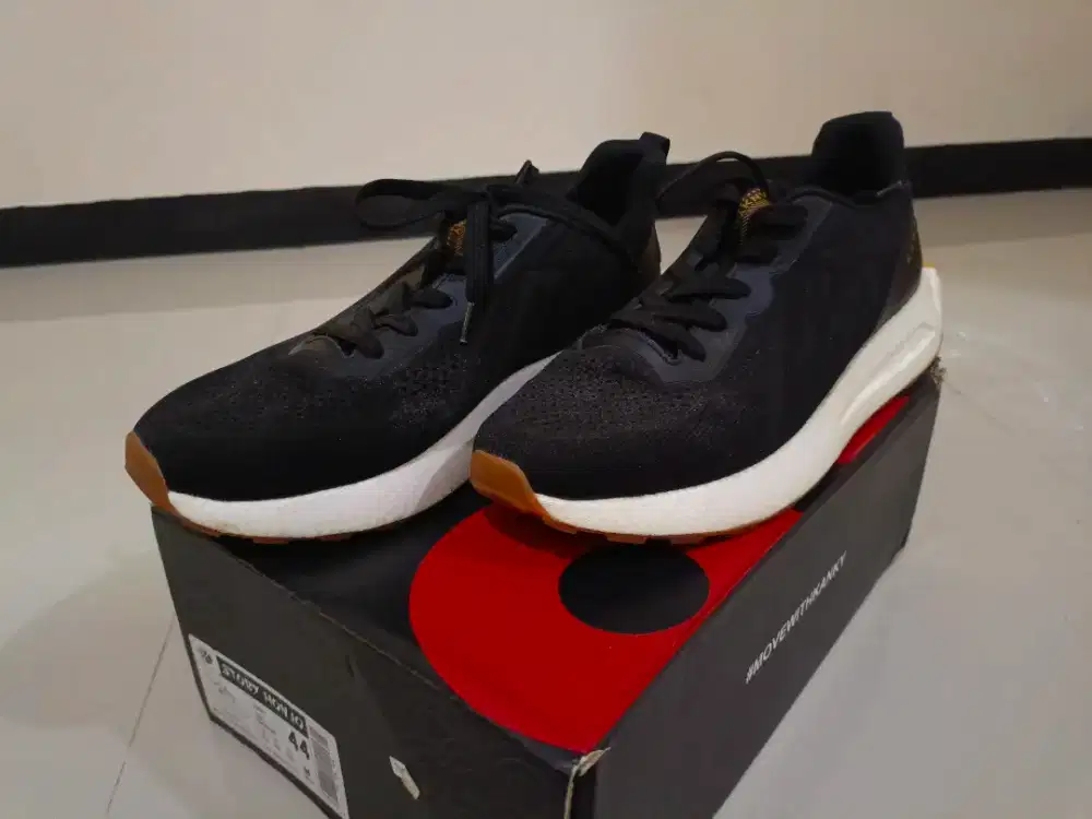 Dijual Sepatu Kanky Story Honjo - Gold Black, size 44 (insole 28,5 cm)