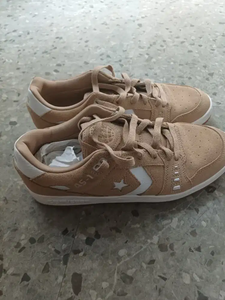 Sepatu Second Rasa Baru – Bersih, Terawat, Siap Pakai