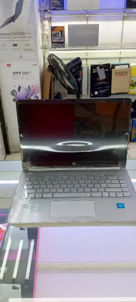 Laptop HP 8 128GB