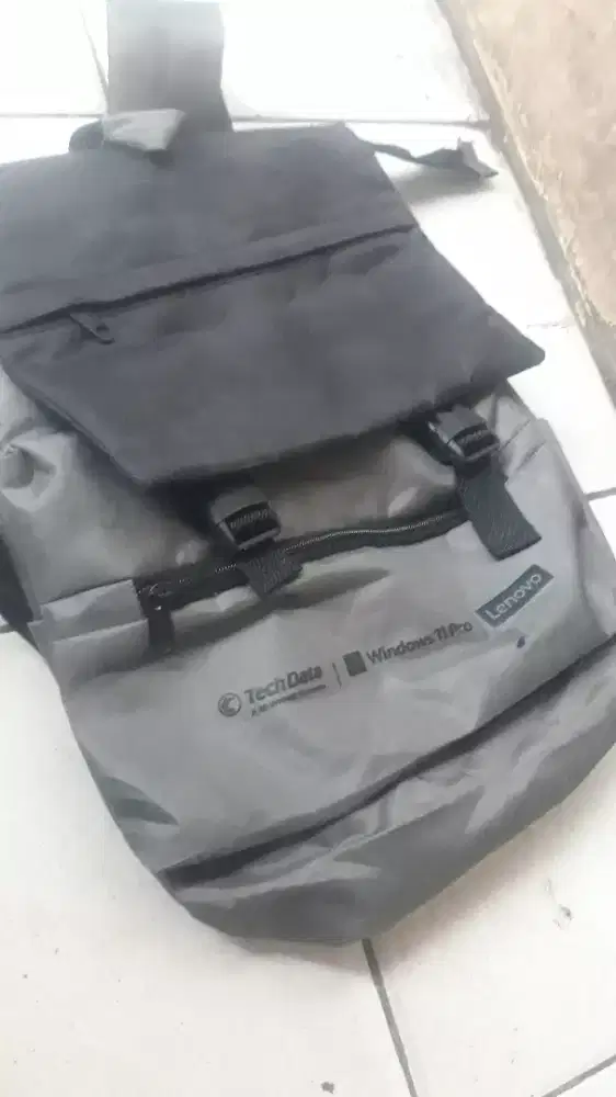 Tas lenovo masih bagus banget model gemblok
