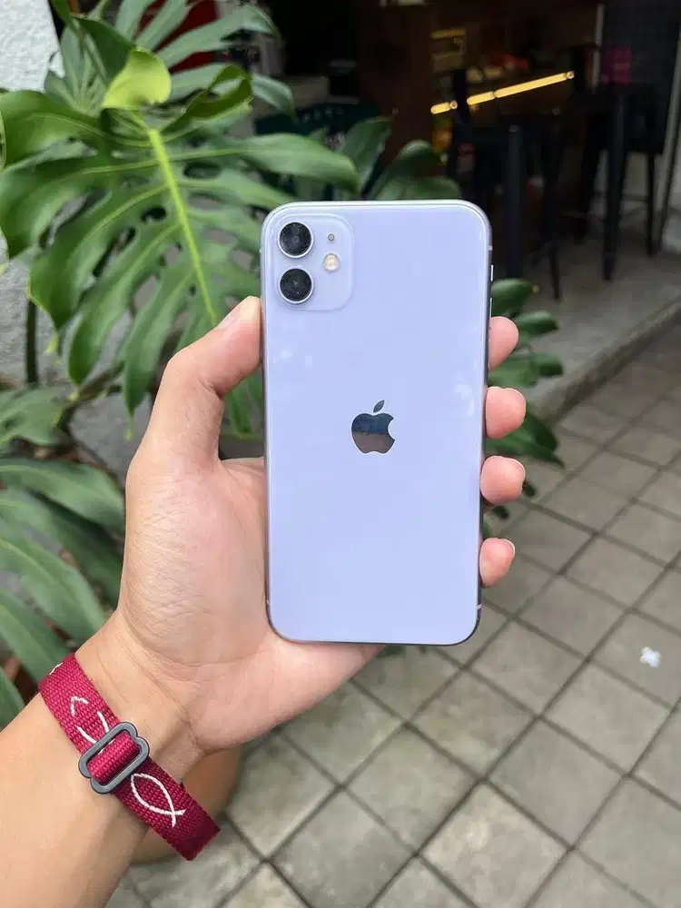 Dijual iPhone 11 64gb sinyal all operator