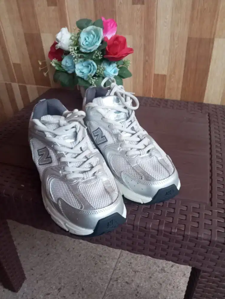 sepatu NB530 silver metter harga baru 550k jual murah saja