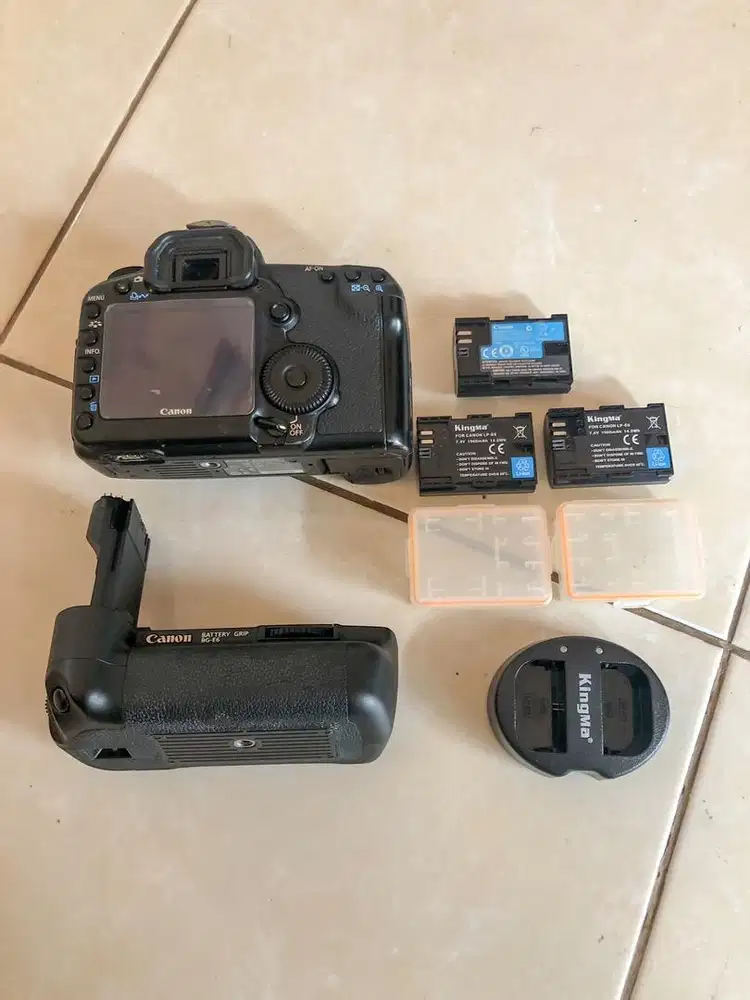 Kamera DSLR Fullframe Canon EOS 5D mark ii BO banyak bonus