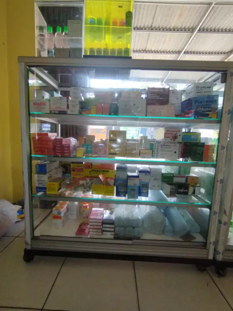 Dijual etalase untuk berbagai macam usaha