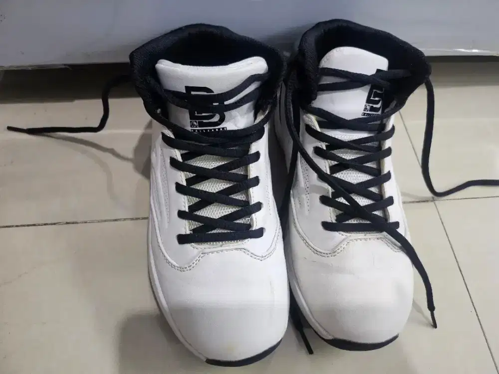 Sepatu Basket Ballerbro