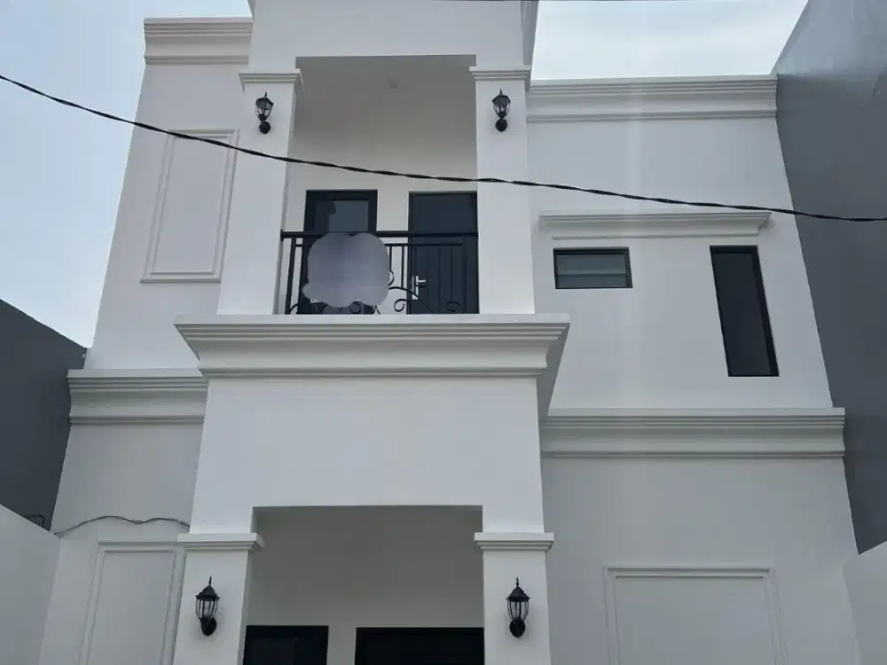 Dijual Rumah American Classic di Bulevar Harapan Indah (018)