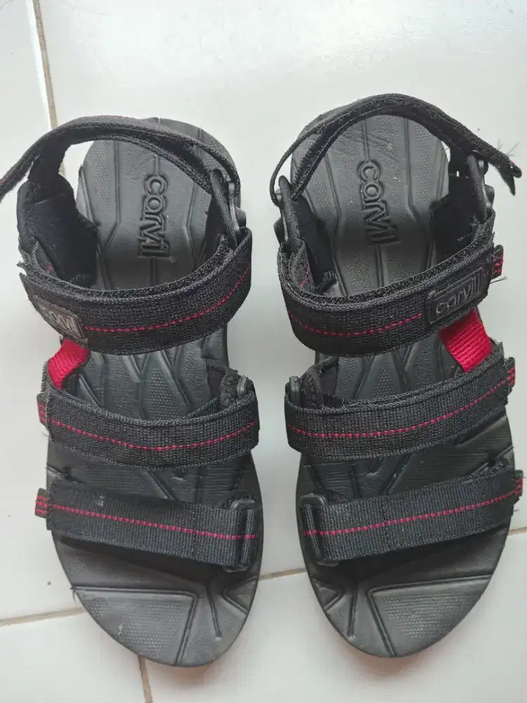 Sandal Gunung Carvil