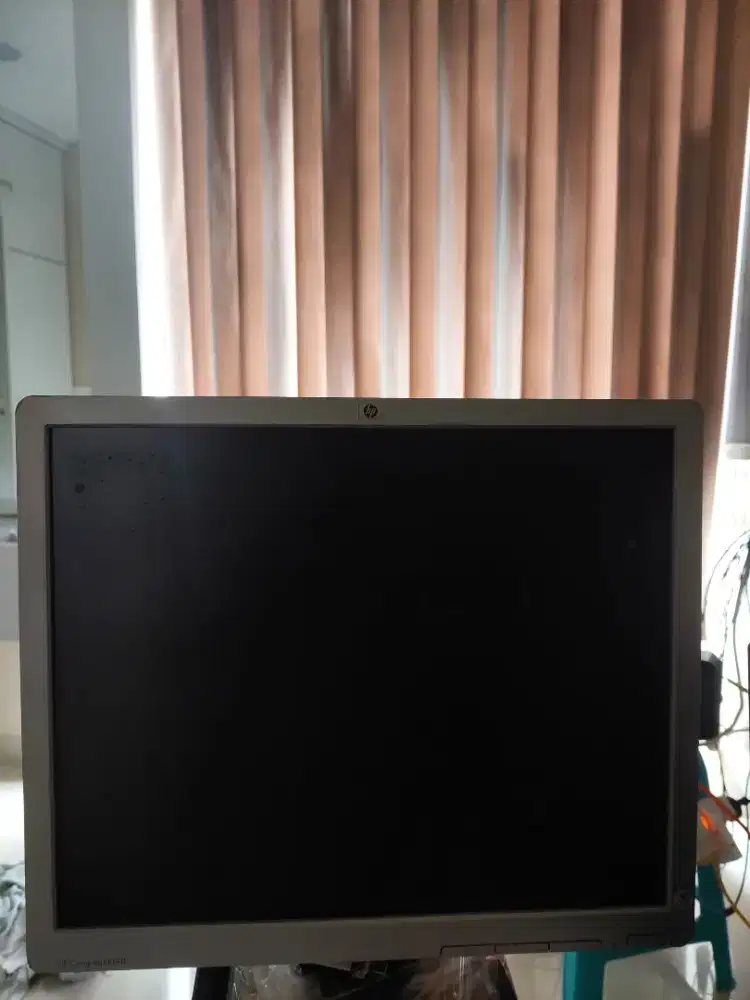 monitor ukuran 19 inchi