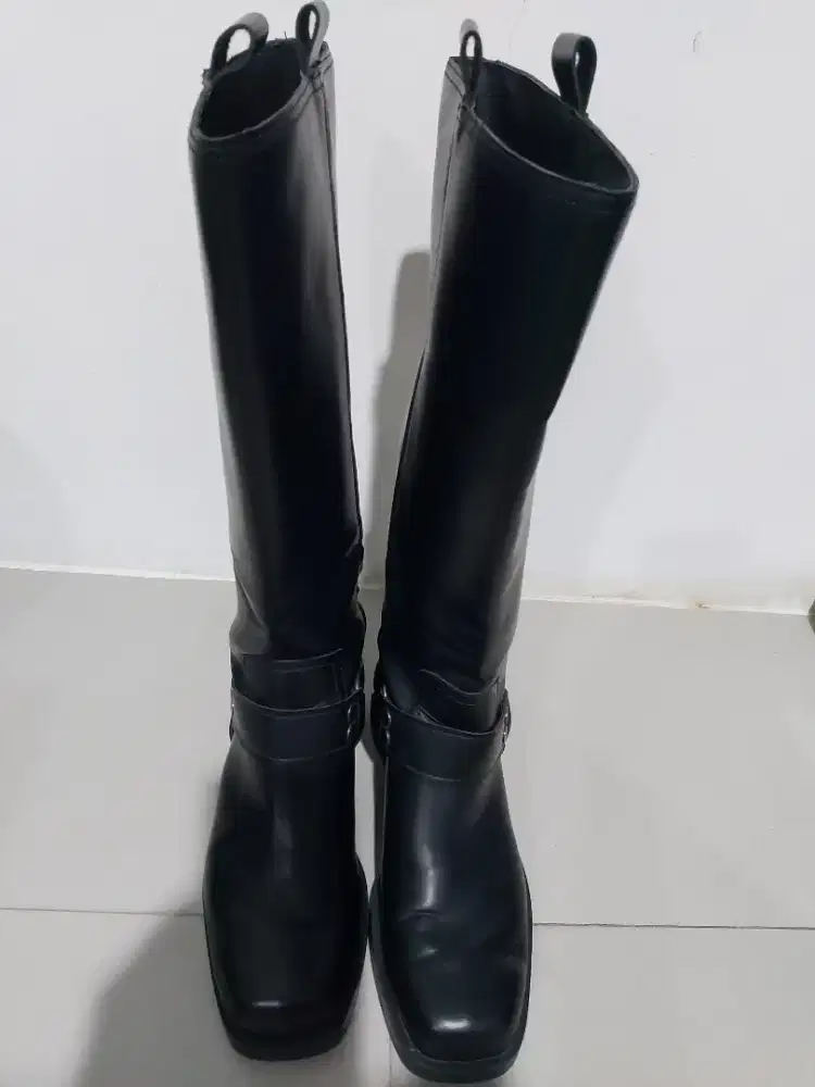 sepatu Boots stradivarius (preloved)