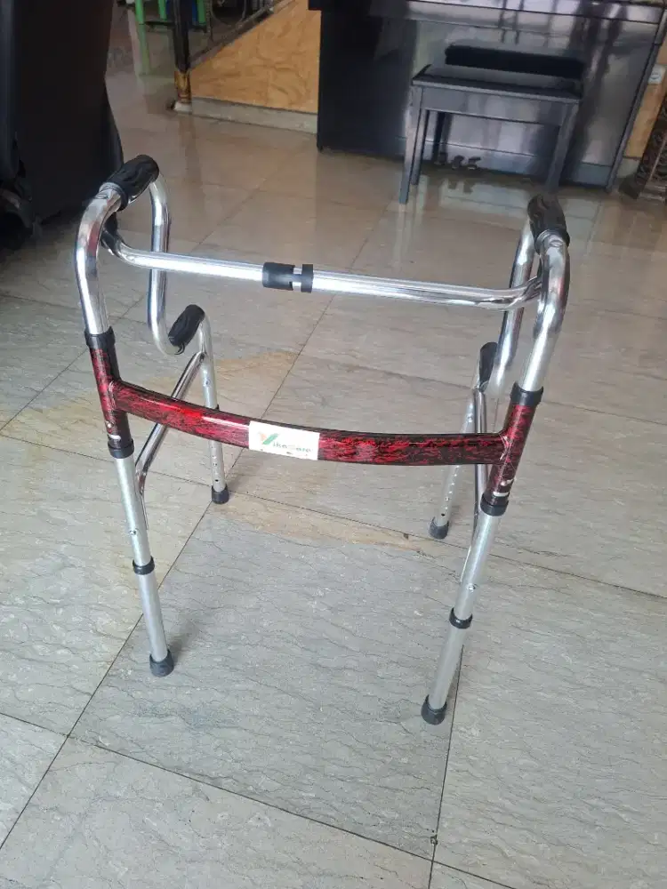 Walker Lansia Alat Bantu Jalan Vikacare VK-935