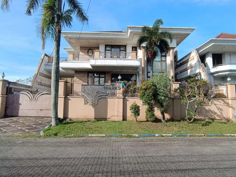 Dijual Rumah Mewah di Boulevard Pondok Blimbing Indah, Araya Malang