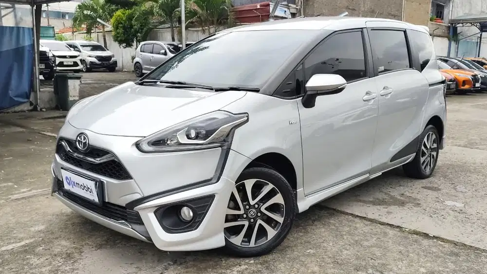 Pajak Panjang - Toyota Sienta 1.5 Q Bensin-AT 2020
