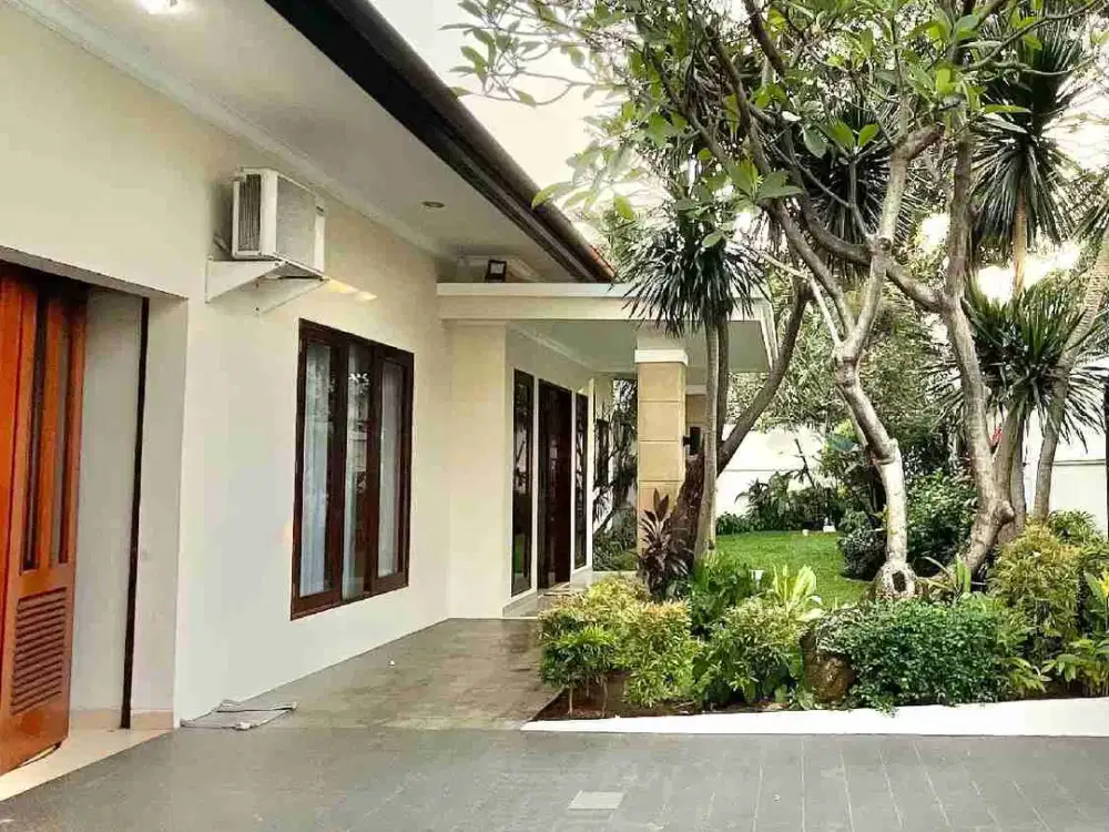 For Rent – Beautiful & Serene House in Kemang, South Jakarta