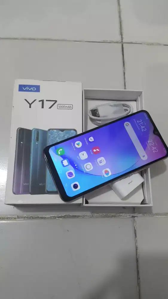 VIVO Y17 Ram 8GB fulset (warna pink)