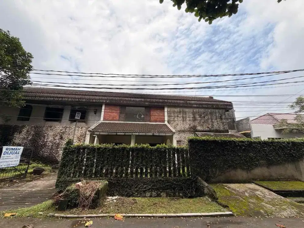 Rumah Classic Thematic dengan tanah luas di lokasi strategis cinere
