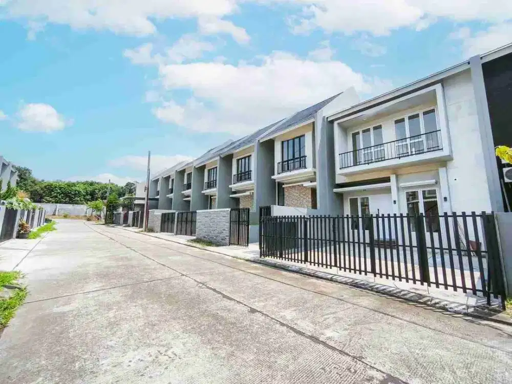 Rumah bangunan baru modern murah 1.2 M di Bukit golf Riverside 2 lantai KT 4 KM 3