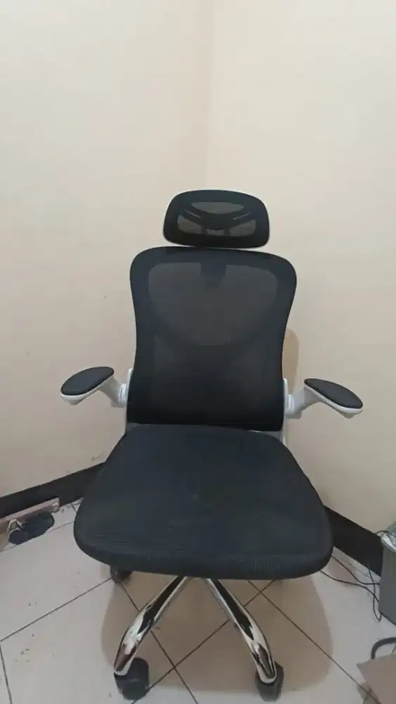 Deli Office Chair. Kursi gaming kerja