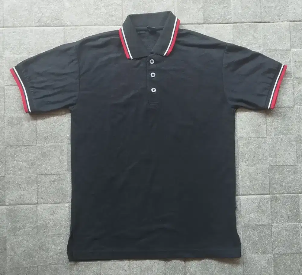 Kaos Polo For One