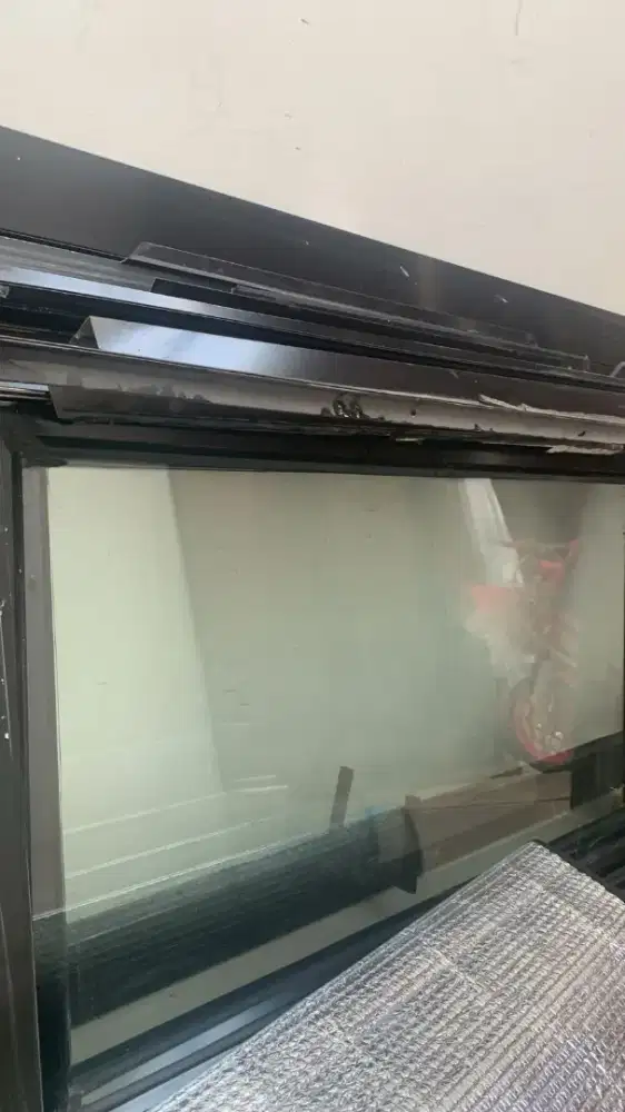 Jual Alumunium bekas Pintu dan Jendela